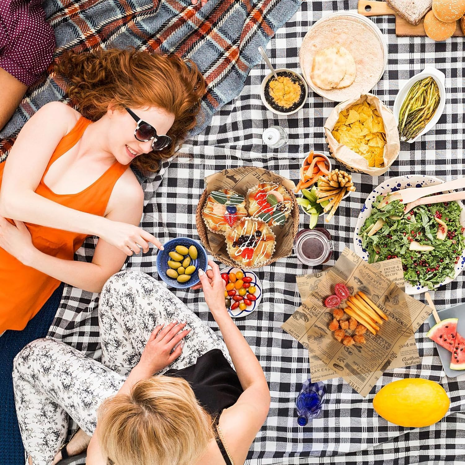 OSYLICT 100 Sheets Food Grade Wrap Paper,Greaseproof Baking Wrapping Paper and Basket Liners,For Bread Sandwich Burger Fries,For Kitchen Home Holiday Party Decor 30 * 20 CM image number 4