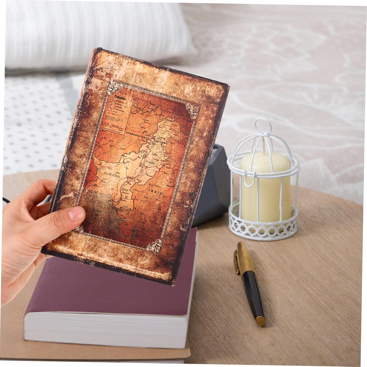 Garneck Vintage Book Shaped Storage Box Faux Book Box Jewelry Organizer for Home Office Shelf Display image number 4