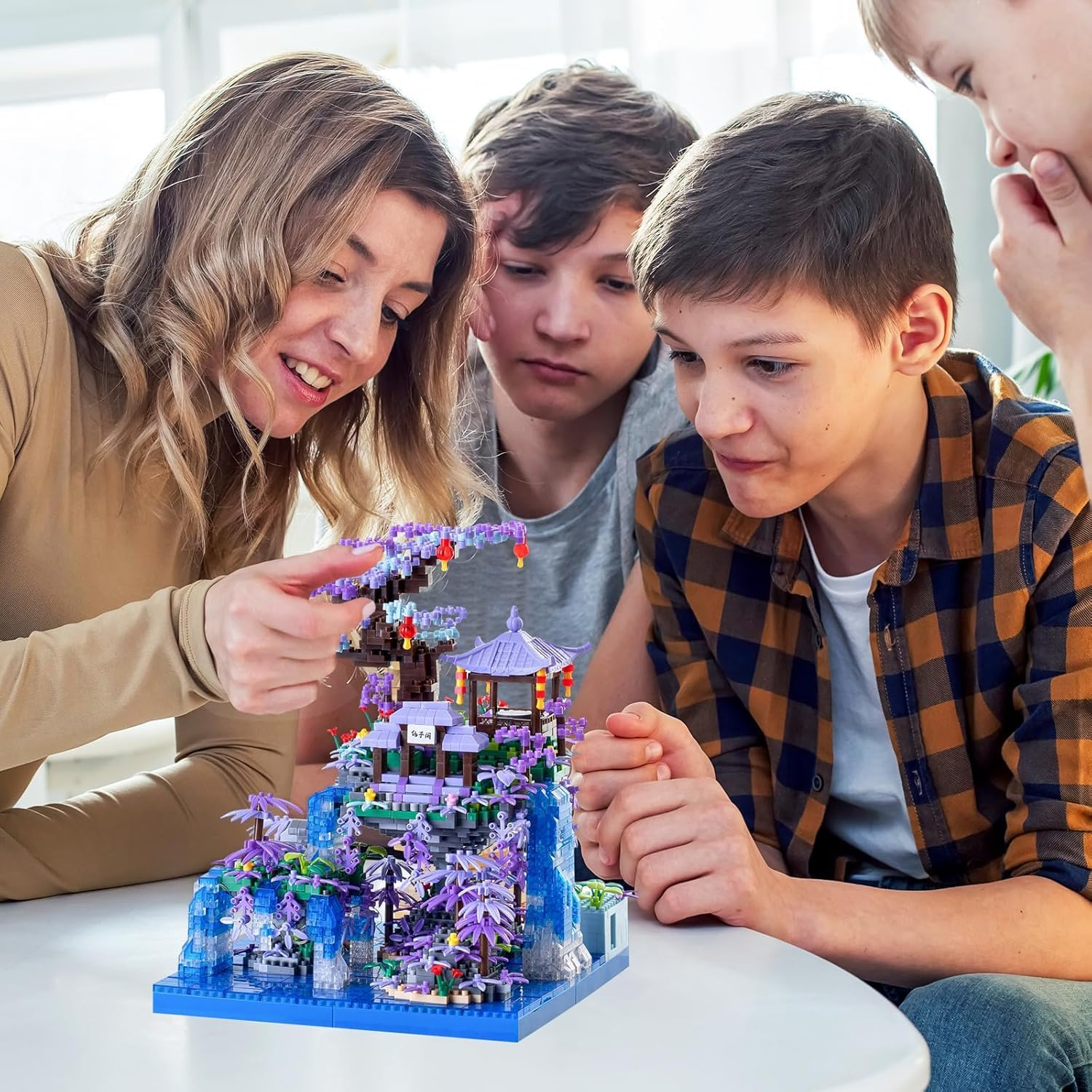 Cherry Blossom Tree Building Set with Gift Box, Micro Mini Building Block Sets,Chinese Cherry Blossom Tree Housearchitecture Peach Pond Micro Bricks Building Kit for Adults（2500Pcs） image number 2