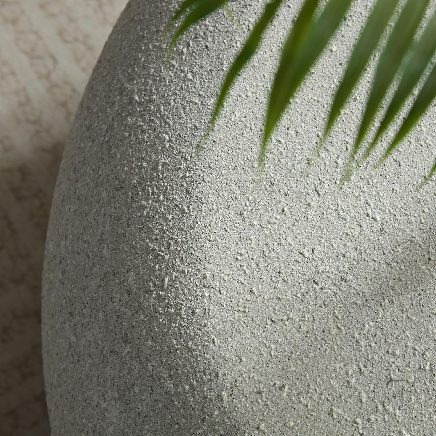 Oval Coffee Table &ndash; Beige Faux Stone Finish, Modern Fiberglass Drum Design, Minimalist Accent Table for Living Room, Bedroom, Apartment or Office, Outdoor, No Assembly Needed - Black - Oval 100Cm image number 4