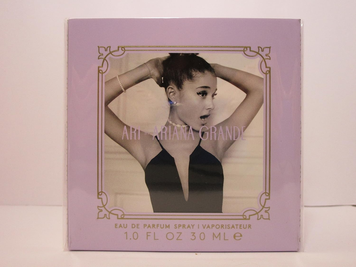 Ariana Grande ARI Eau De Parfum image number 4