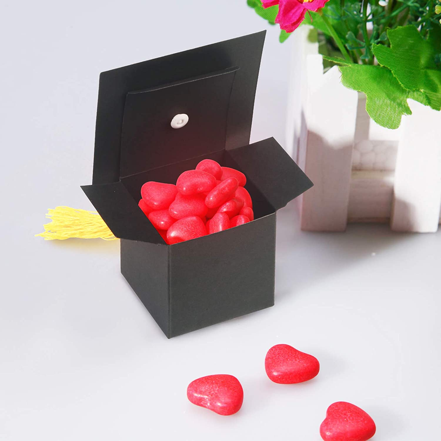 30Pcs Graduation Cap Shaped Gift Box - 6CM Black Doctoral Sweet Boxes with Yellow Tassel for Celebration Ceremony Party image number 3