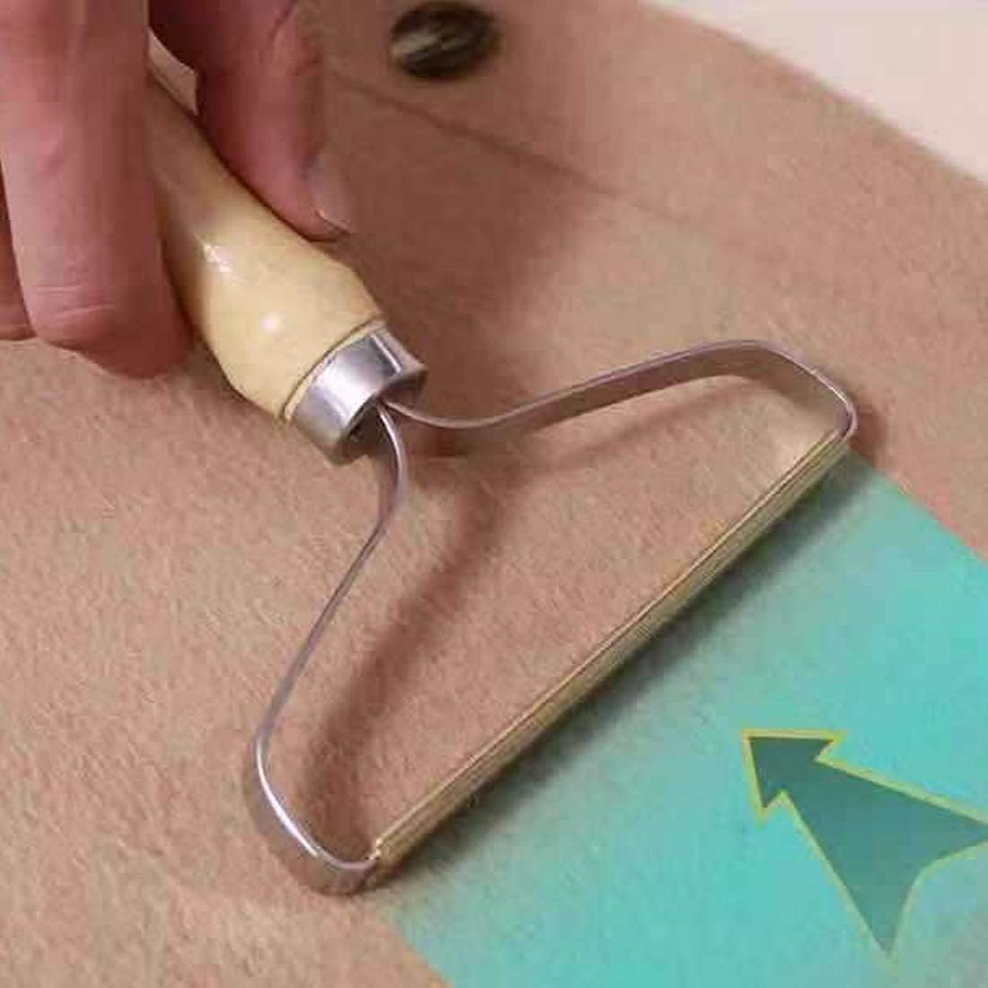 UTSLIVE Portable Lint Remover Clothes Fuzz Shaver Travel Cleaning Brush for Removing Lint Dust in Clothes, Furniture, and Blanket image number 4