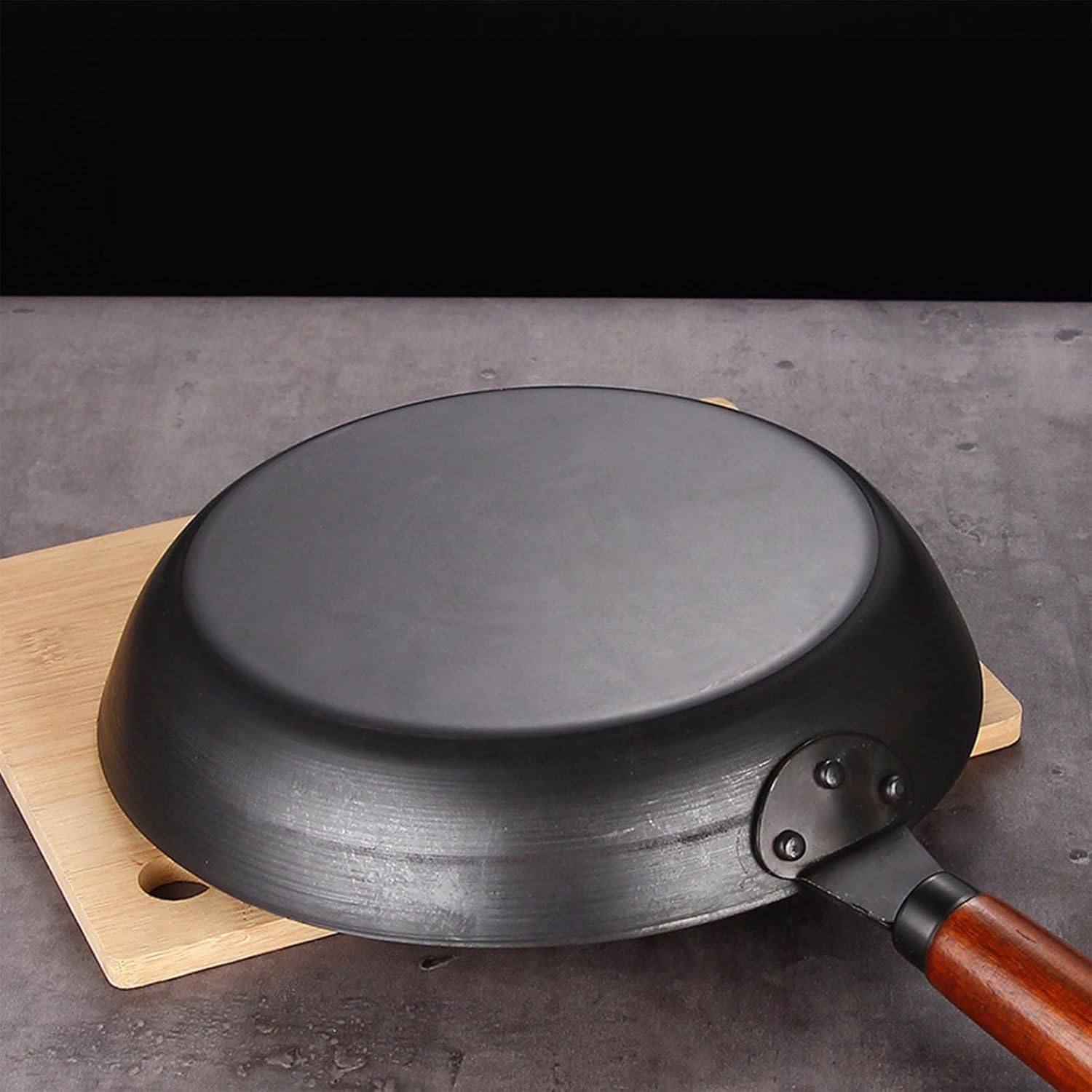 Frying Pan, Cast Iron Skillet Even Heating Versatile Cast Iron Frying Pan Cast Iron Skillet Frying Pan Oven Comfortable Handle for Daily Home Cooking Grill Stovetop image number 3