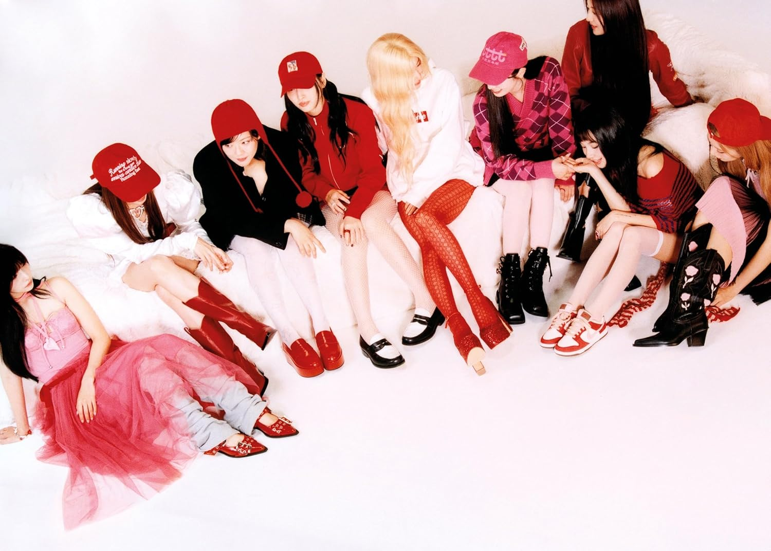 TWICE STRATEGY 14Th Mini Album NEMO Step Random Version Outbox+1P QR Card+2Ea Sticker+1Ea Lyric Paper+1Ea Manual Card+9P Photocard+1P Special Photocard+Tracking Sealed