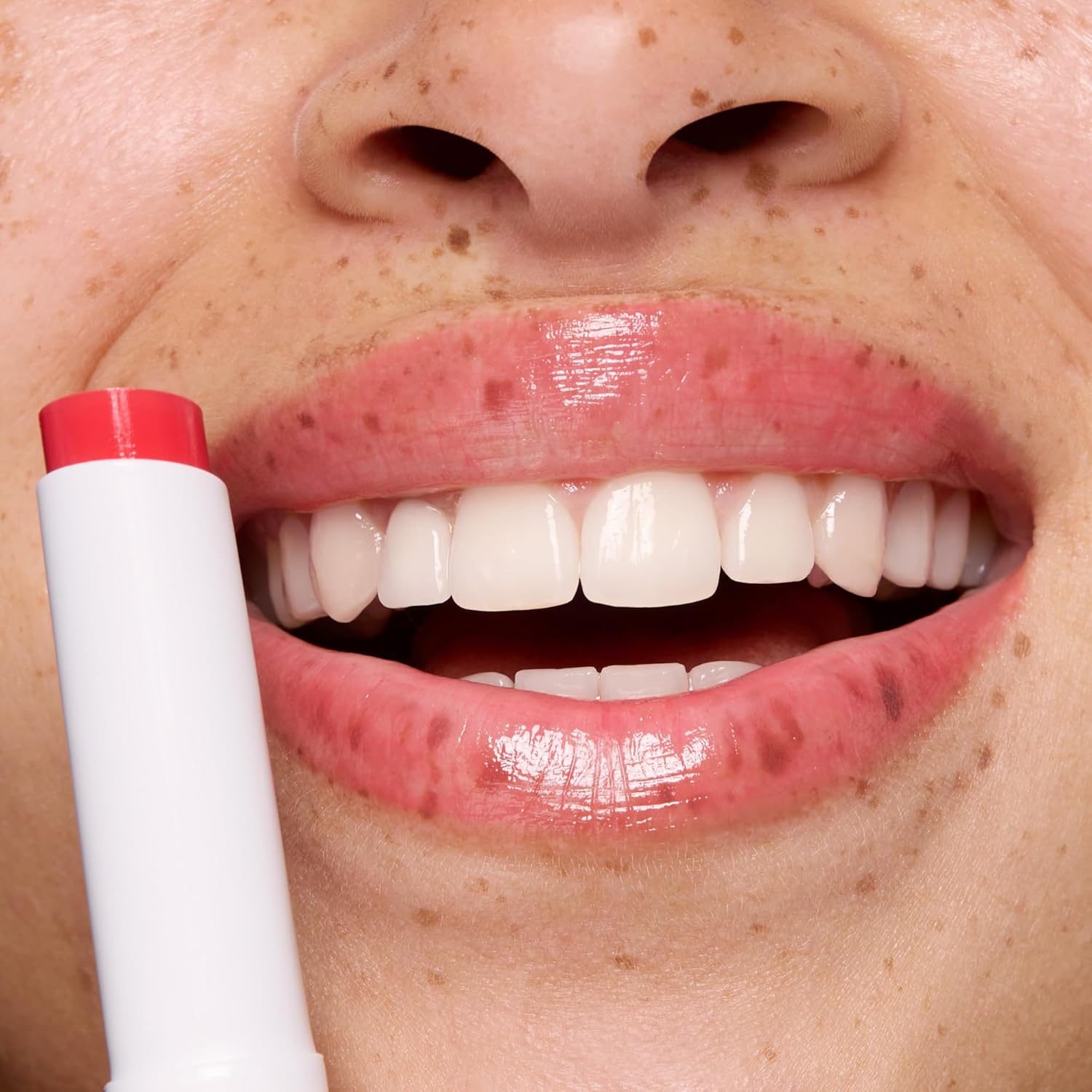 Essence JUICY BOMB Glossy Butter Balm 01 One in a Melon - One In A Melon image number 5