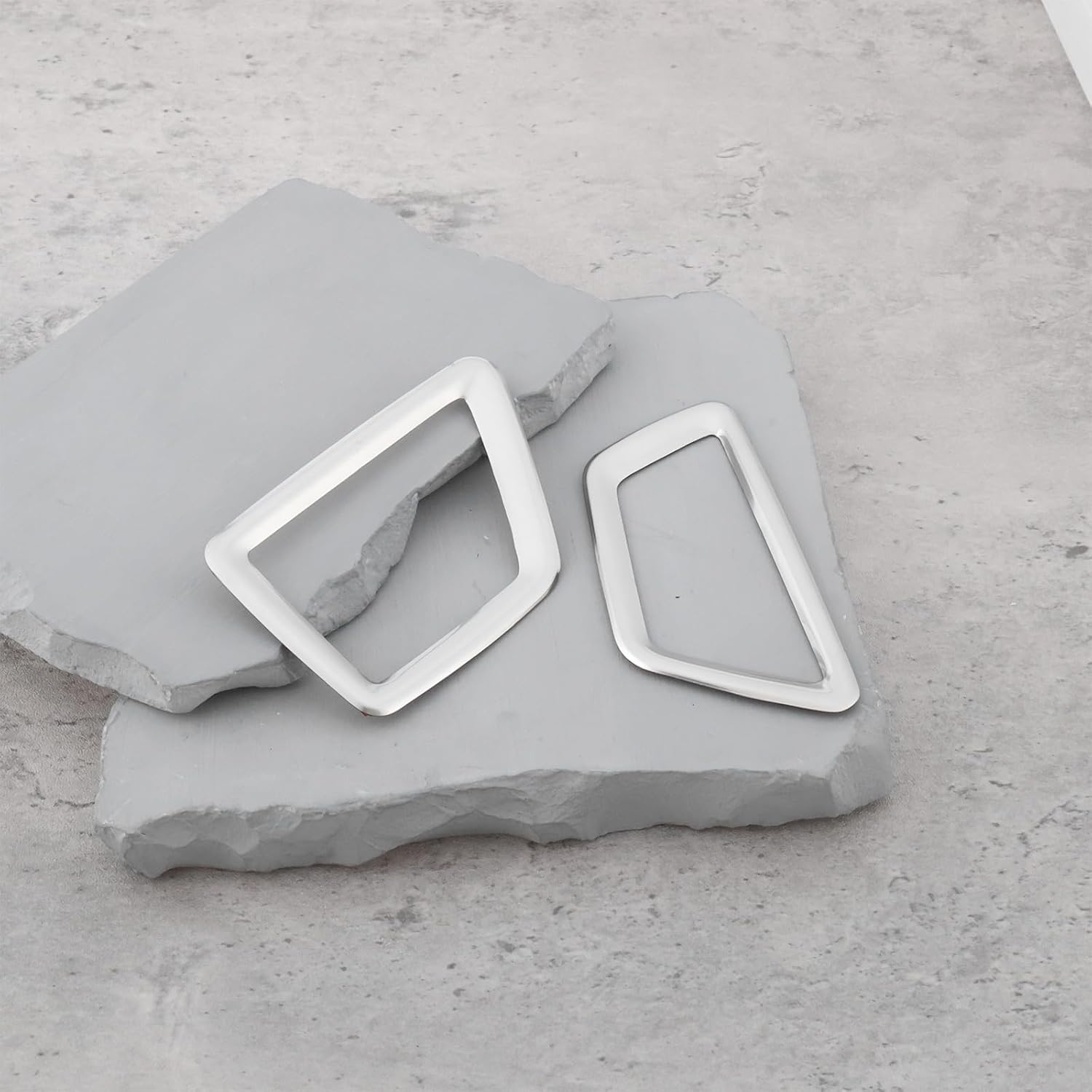 VGOL 2Pcs Car Dashboard Air Vent Cover Compatible with Peugeot 3008 3008GT 5008 2017-2021 image number 5