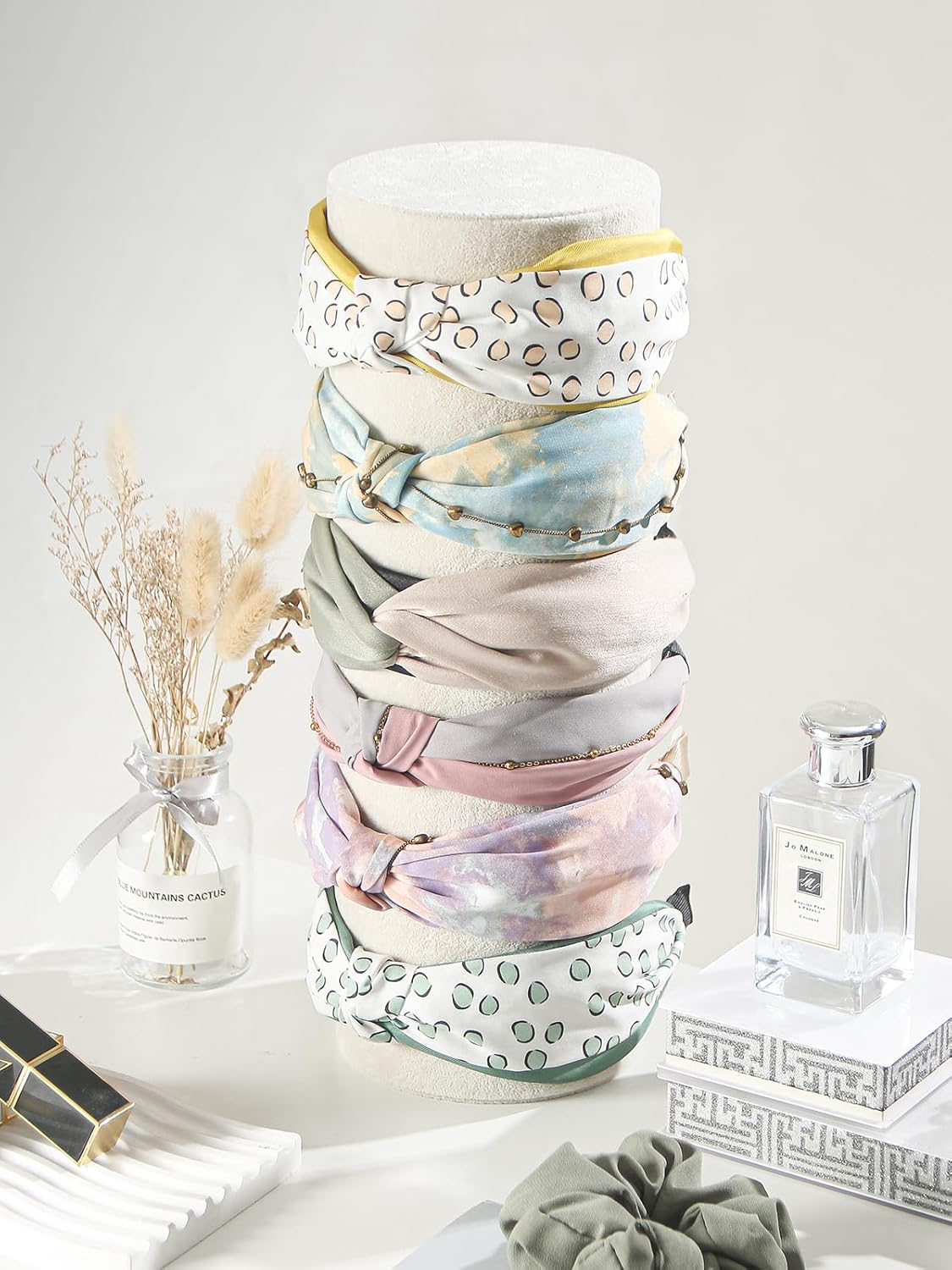 Coward Vertical Beige Headband Holder Organizer, Headband Organizer Display Stand,Hairband Storage Tower for Women Girls (Beige Velvet) image number 1