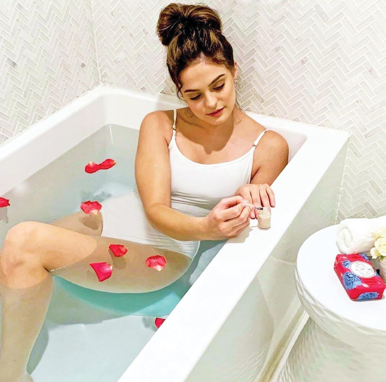 Bath Bean Luxury Body Stopper, Anti-Slip Spa Accessory, Holds Reclined Position in Bath to Fully Release Tension, Bathe Comfortably Hands Free, and Keep Your Hair Dry. Recline, Relax, Stay Put! image number 3