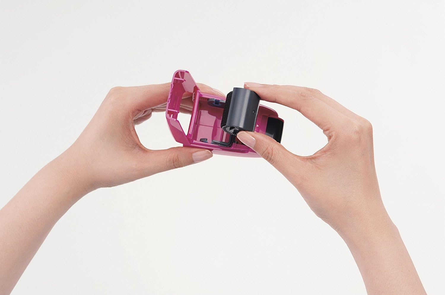 PLUS Japan, Guard-Your-Id Camouflage Roller Stamp in Green, 1 Piece Pack (1X 1 Stamp) image number 4