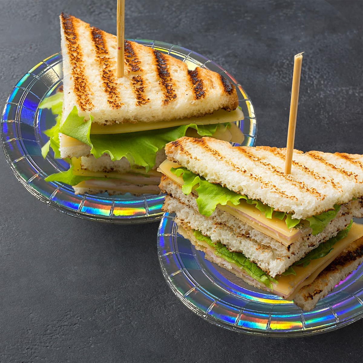 WELANE Disposable Paper Plates, 50 PCS Silver round Paper Plates for Parties, Weddings, Birthdays (7Inch) image number 2