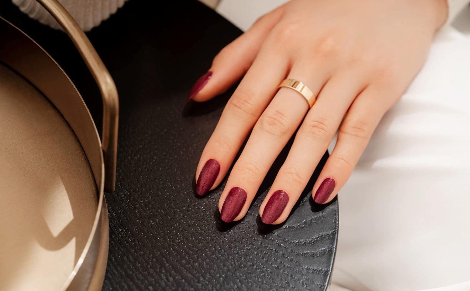 Gelish Professional Good Gossip Gel Polish, Red Glitter image number 4