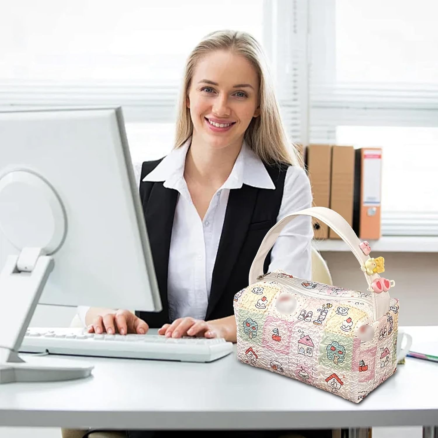 BSITSSS Women'S Cartoon Fabric Toiletry Bag, Small Tote, Multifunctional Toiletry Bag, Makeup Bag with Zip, Elegant Toiletry Bag for Women Girls, Multicoloured, Multifunctional Toiletry Bag Fabric image number 2