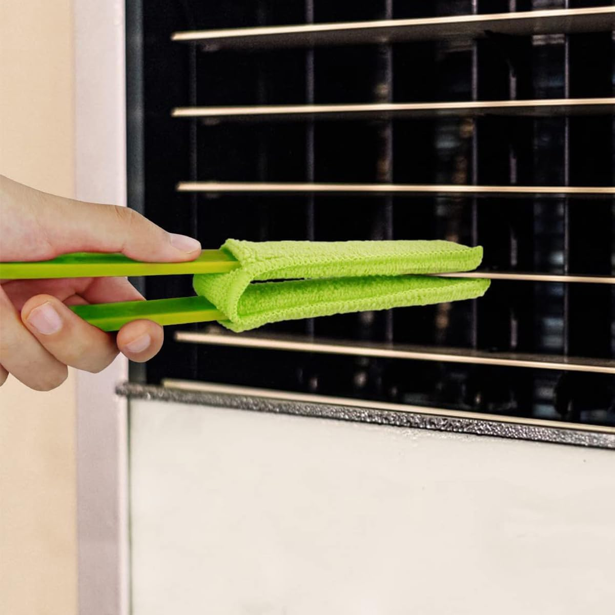 Orivin 2 Pcs Blinds Duster, Removable Dual Head Cleaning Tool,Microfiber 2 Pronged Washable Duster, for Window Blinds (Green, Rose) image number 6