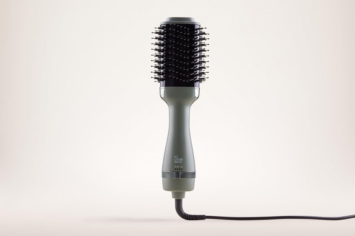 Blow Out Brush &ndash; Salon-Quality Hair Styling Tool with Dual Bristles & Blow-Dry Functionality &ndash; Create Voluminous, Smooth Hair at Home