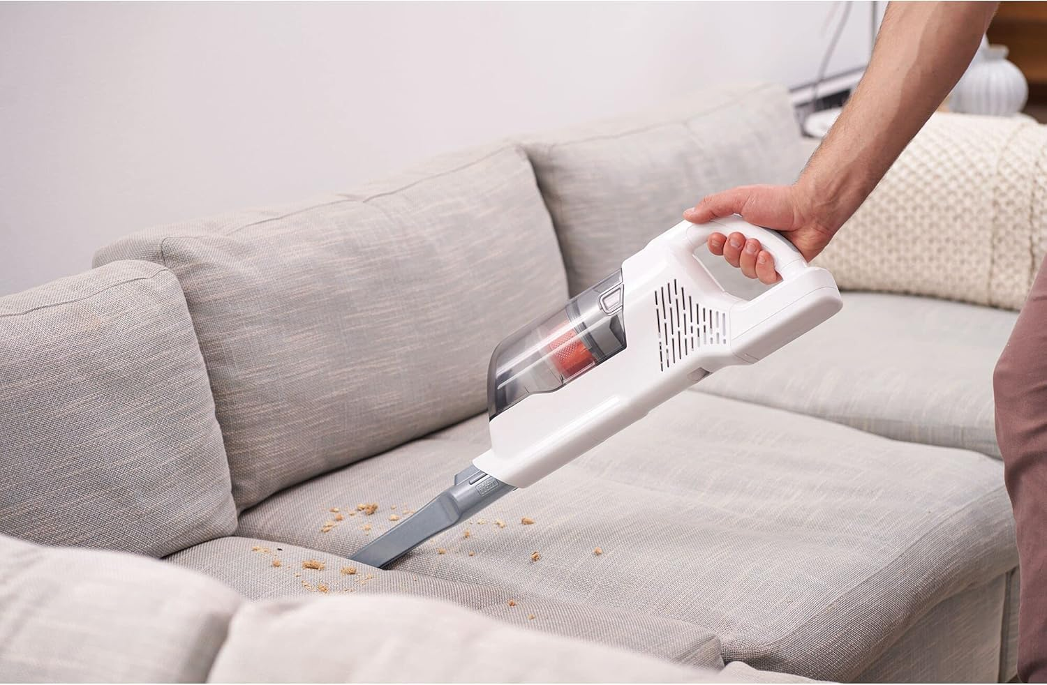 BLACK+DECKER 18V 2-In-1 Powerseries+ Stick Vacuum image number 6