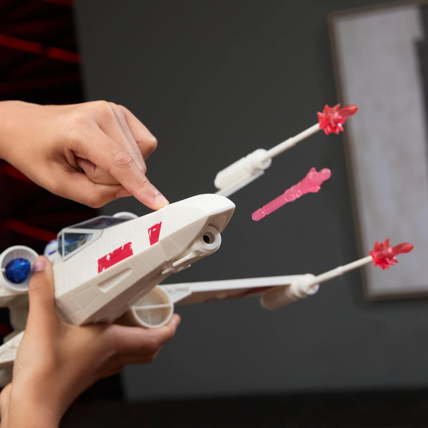 Star Wars Epic World of Action Luke Skywalker'S Force Strike X-Wing, 4-Inch Scale Action Figure & Vehicle, Toys for Boys & Girls Ages 4+ image number 6