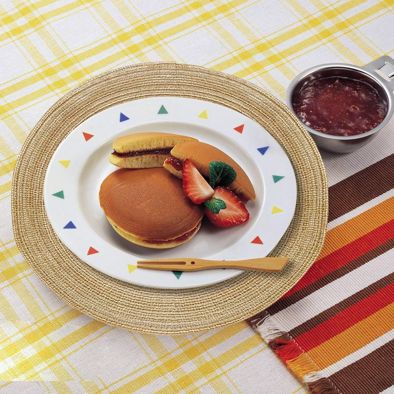 Round Placemat for Dining Table, 4-Piece High Temperature Resistant Non-Slip Kitchen Counter Mat, 14 Inches in Diameter for Barbecue, Christmas Party and Ddaily Use (4, Beige) - 6, Rainbow image number 3