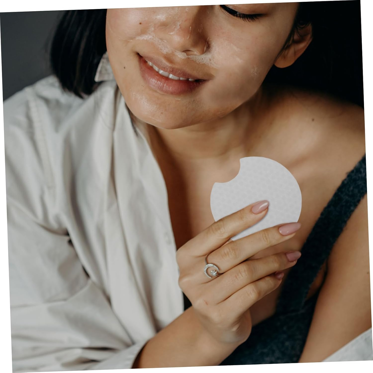 300Pcs Cotton Pads Nonwoven Pads for Gentle Face Exfoliation for Skincare Routine image number 2