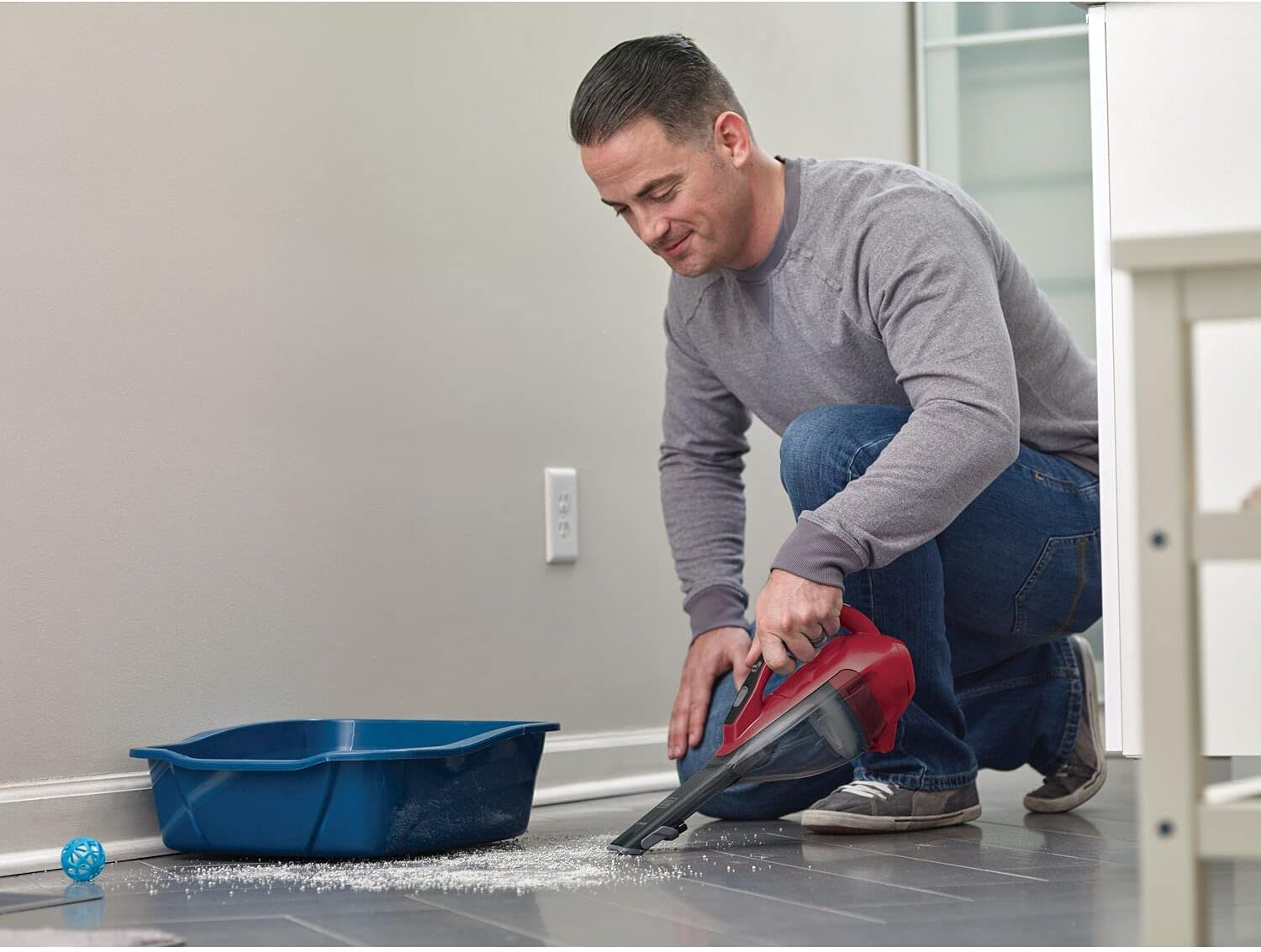 BLACK+DECKER 10.8V Lithium-Ion Dustbuster Hand Vacuum - Red, Plastic, Cordless, Extended Reach, Handheld, Indoor Use image number 5