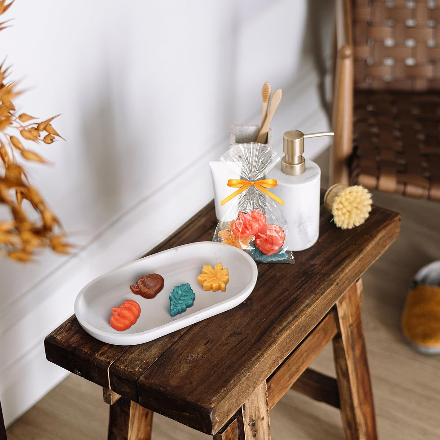 Lineshading 200G Autumn Theme Decorative Soap Fall Baby Shower Favors Decor Pumpkin Acorn Maple Leaf Shaped Mini Soaps for Bathroom Home Wedding Party Bulk Bridal Shower Favors Gifts image number 5