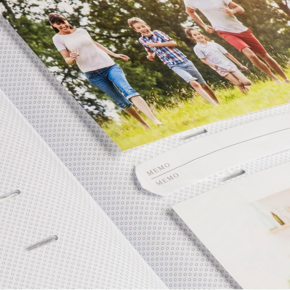 Hama White Animal Photo Album with Cover and Memo Area (200 Photos 10 X 15 Cm, 100 Pages, 19 X 25 Cm, CD and Negative Sleeve, Animal Motif) image number 4