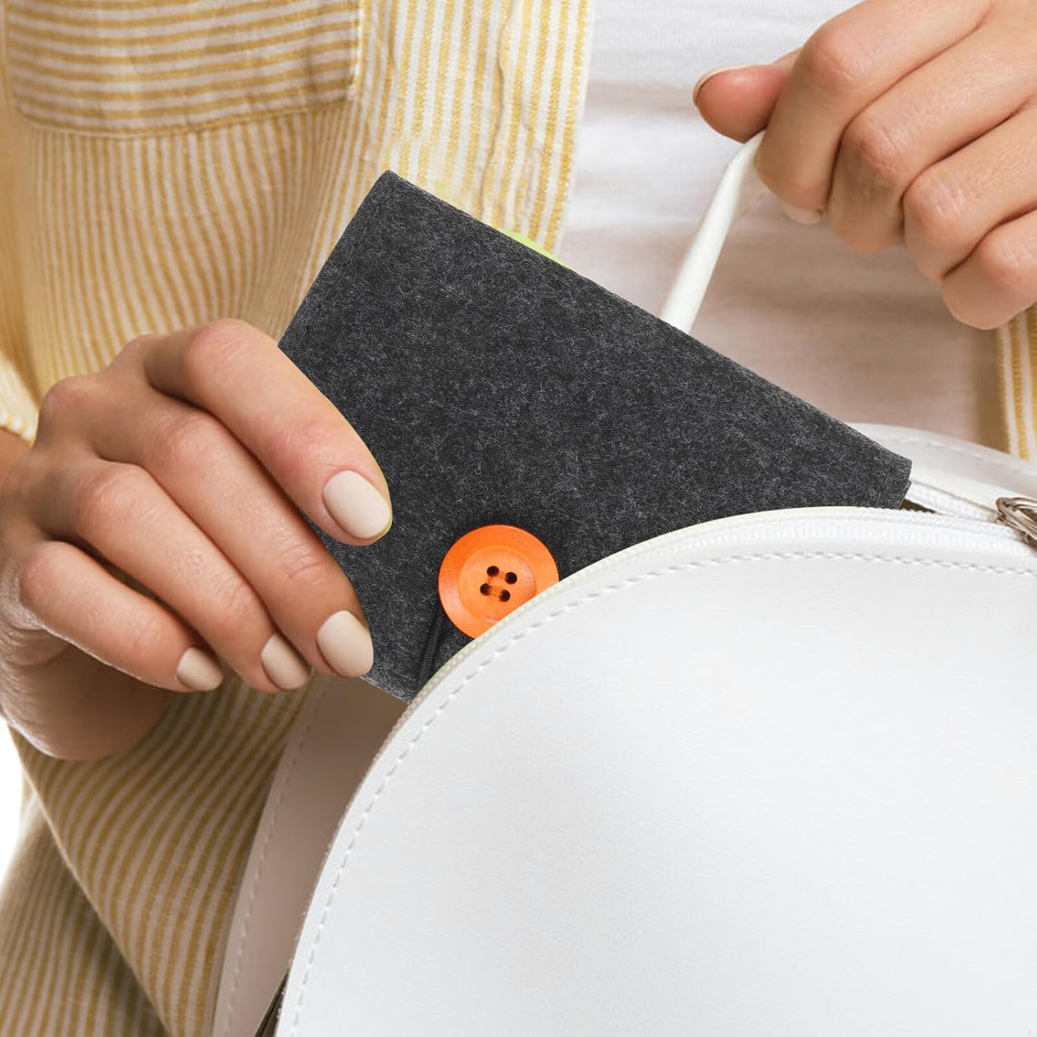 ULTECHNOVO 2Pcs Essential Oil Storage Pouch Small Portable Organizer Bag for Travel and Everyday Use Compact Lightweight Holder for Bottles and Small Items image number 3