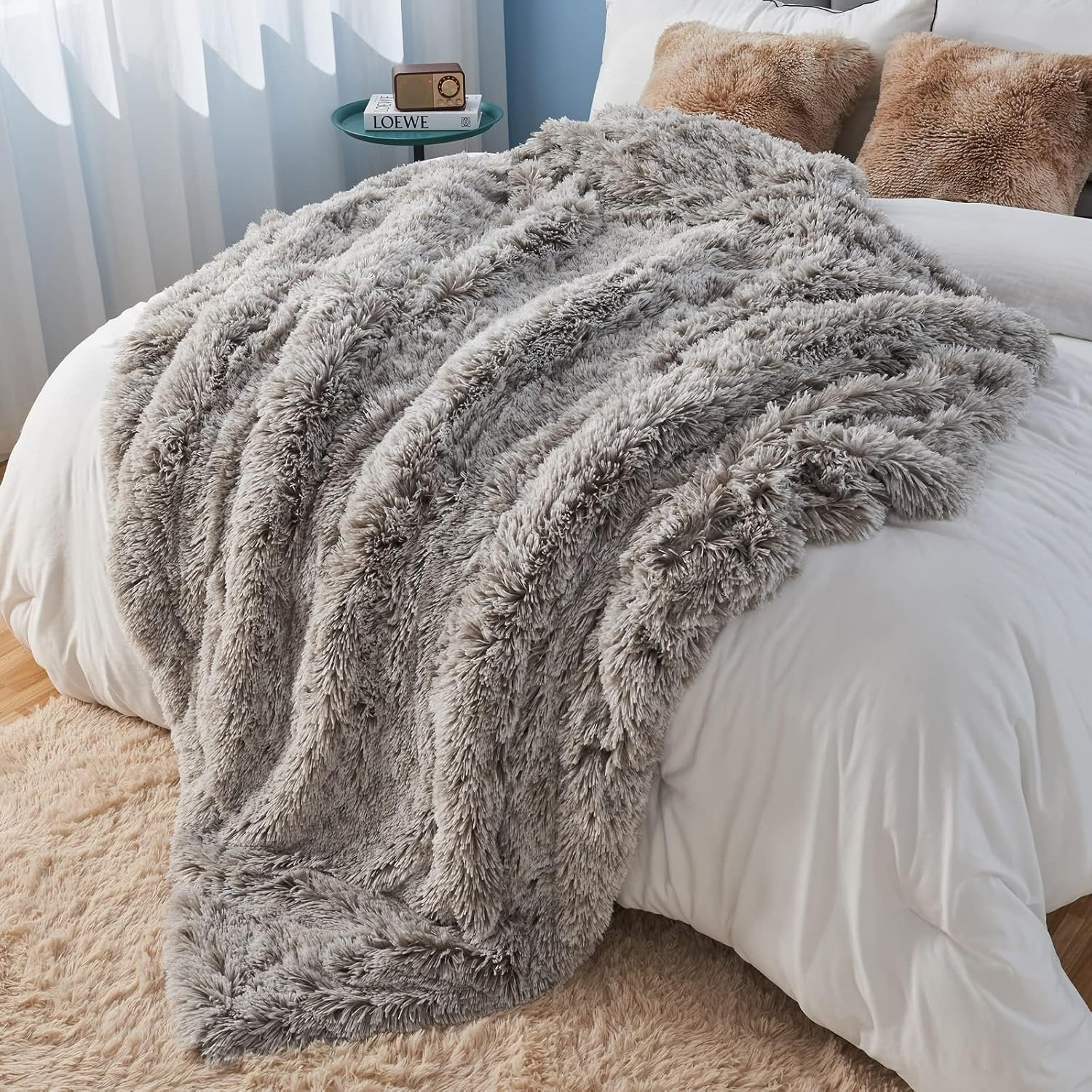 NEWCOSPLAY Faux Fur Throw Blanket Super Soft Cozy Plush Fuzzy Shaggy Blanket for Couch Sofa Bed (Frosty Grey Shaggy, Throw(50"X60")) image number 6