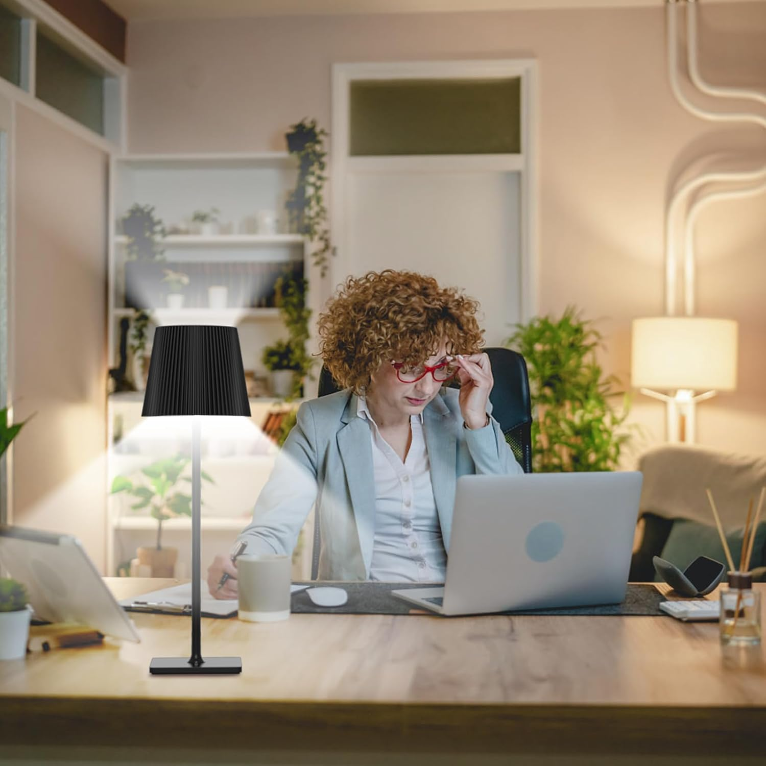 TRUMPETS LED Table Lamp Wireless Touch Dimmable RGB & 3 Colour Temperature 4800 Mah Bedside Lamp Battery Table Lamp Rechargeable Metal Material for Outdoor Bedside Table Dining Table Desk image number 5