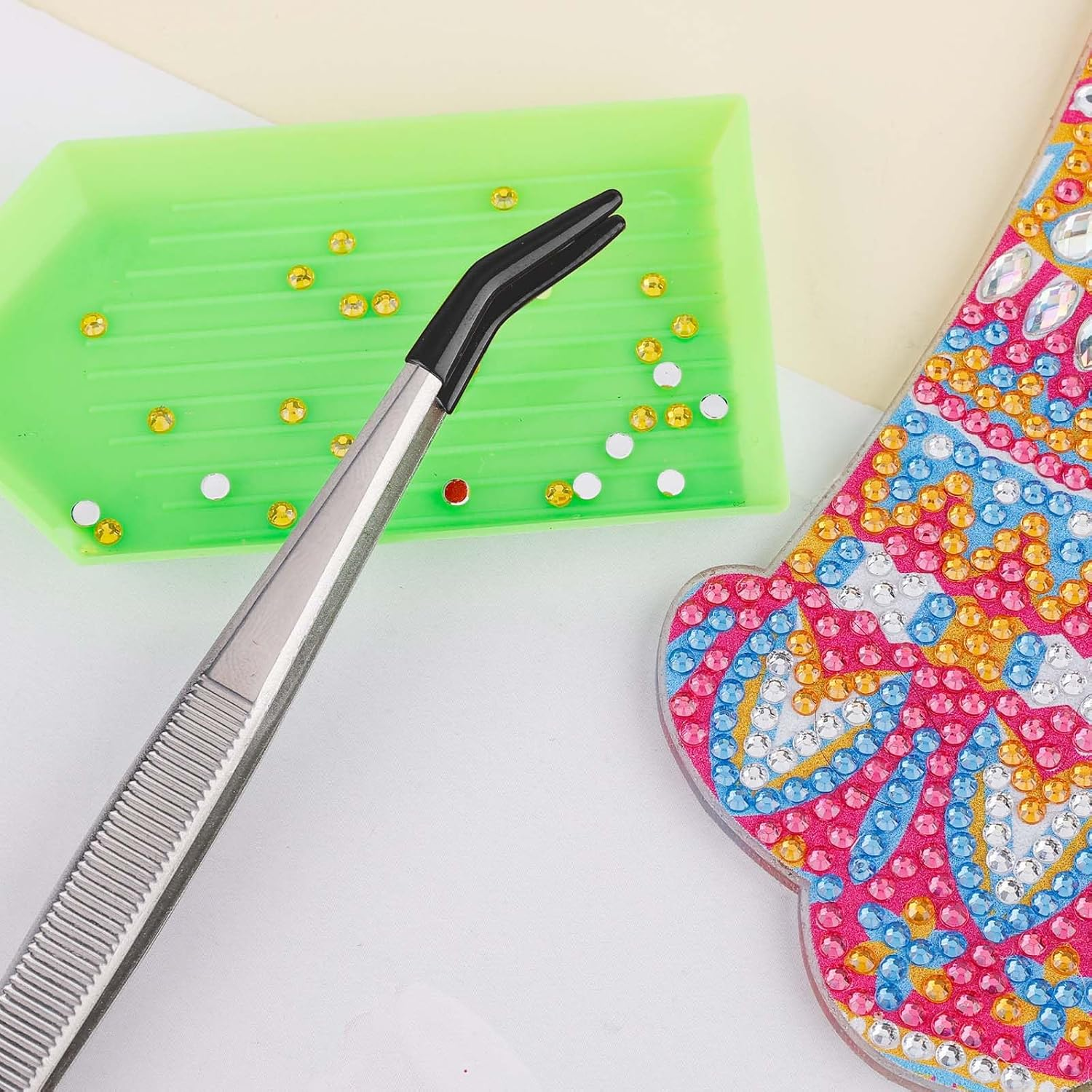 XIHIRCD 2Pcs Bent Tweezers with Rubber Tips, Curved Tip Tweezers, Stainless Steel, Compact, Red, Black image number 4