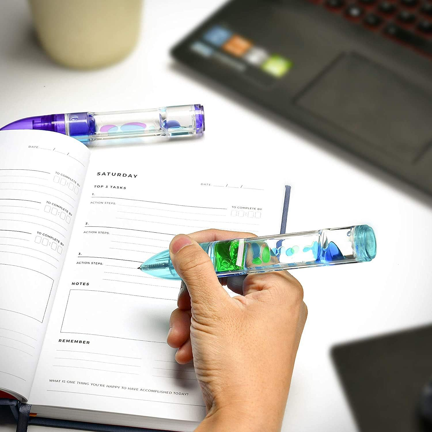 YUE Action Liquid Motion Timer Pen 2 Pack / Liquid Timer Pen / Multi Colored Fidget Pen for for Office Desk Toys, Novelty Gifts ,Novelty Toys (Red+Green)