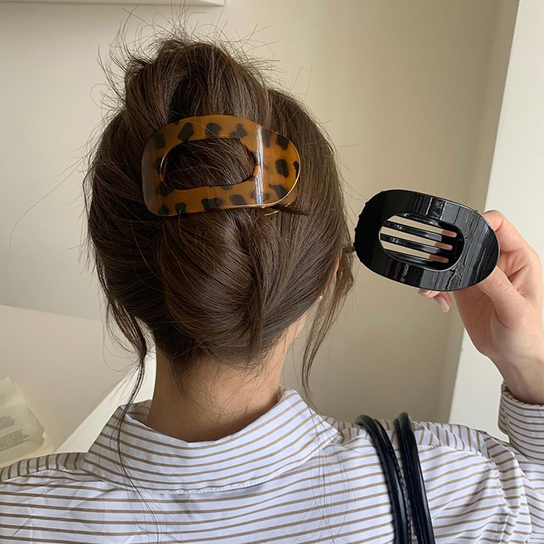 OUDQFCJ Pack of 3 Hair Clips for Women, Flat Hair Clip, Flat Claw Clip, Hair Clips for Thin Hair (Medium Sized) (Leopard Pattern) image number 2