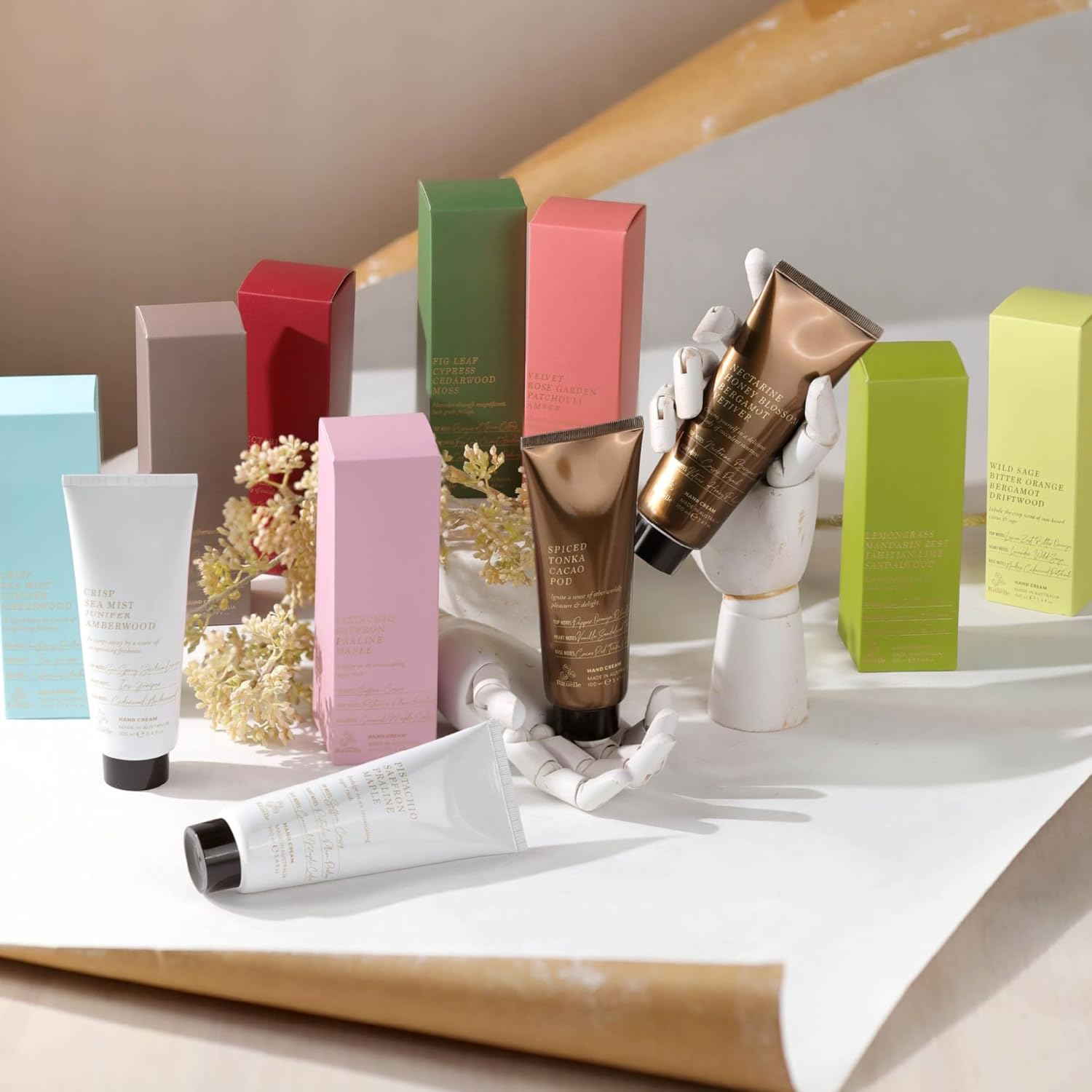 Urban Rituelle Apotheca Hand Cream, 100Ml - Fig Leaf, Cypress, Cedarwood & Moss, Nourishing, Fast-Absorbing & Botanical Moisturiser for Dry Hands, Earthy, Green & Refreshing Scented Skincare image number 1