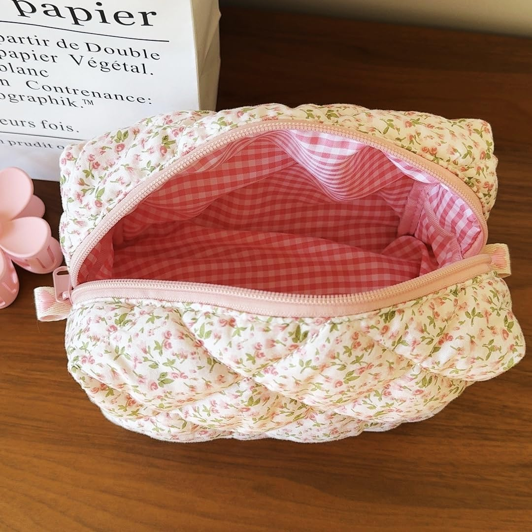 ZUNUONUO Cotton Quilted Makeup Bag Coquette Accessories Make up Bag Organizer Cute Floral Cosmetic Pouch Travel Makeup Bag for Women, Little Roses, Coquette - Beige Teddy image number 3