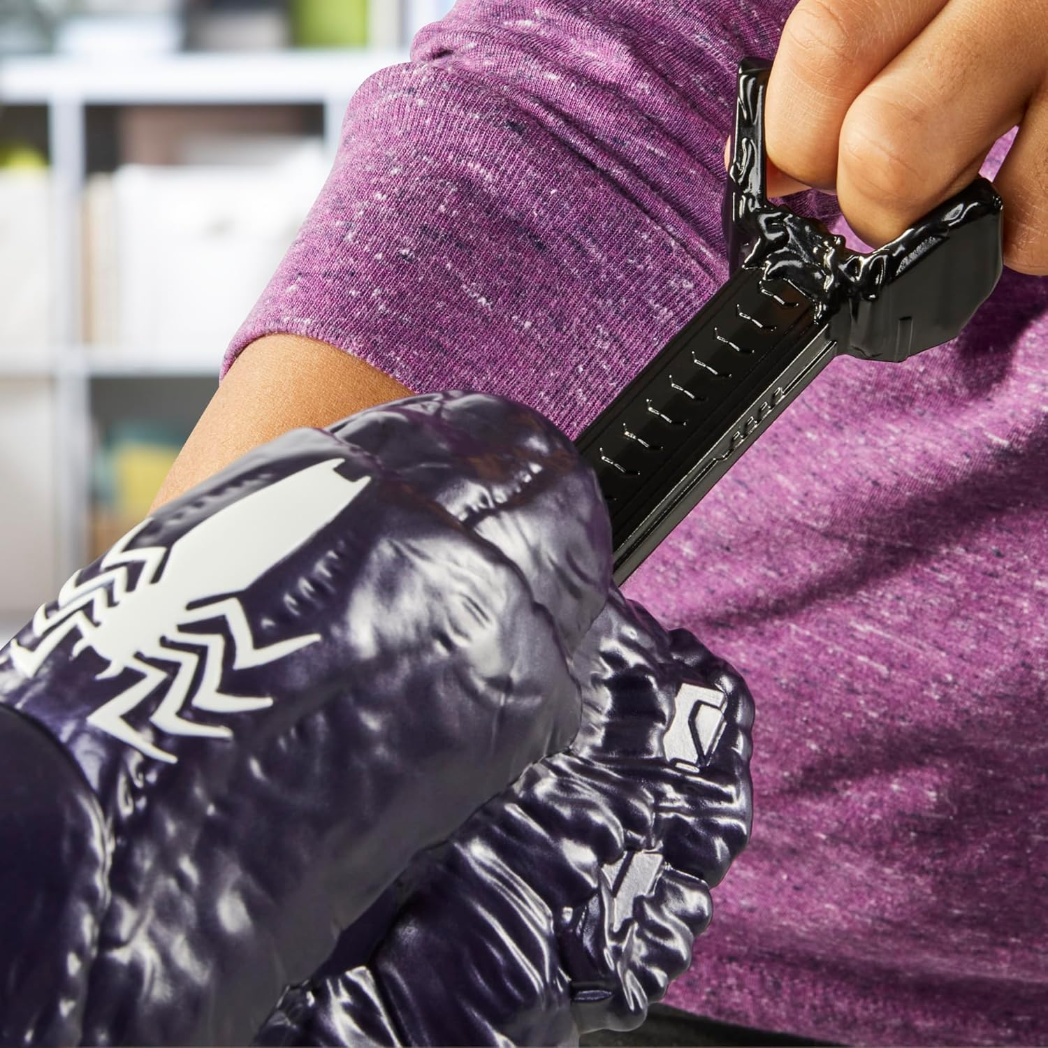 Marvel Spider-Man Venomversus Marvel&rsquo;S Venom Strike Blaster, NERF Spider-Man Toy, Super Hero Toys for Kids Ages 5+