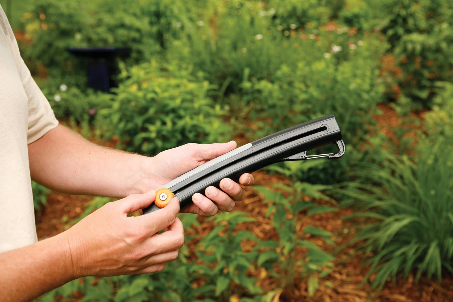 Fiskars 10 Inch Power Tooth Sliding Carabiner Saw with Carabiner Clip (9258) image number 4