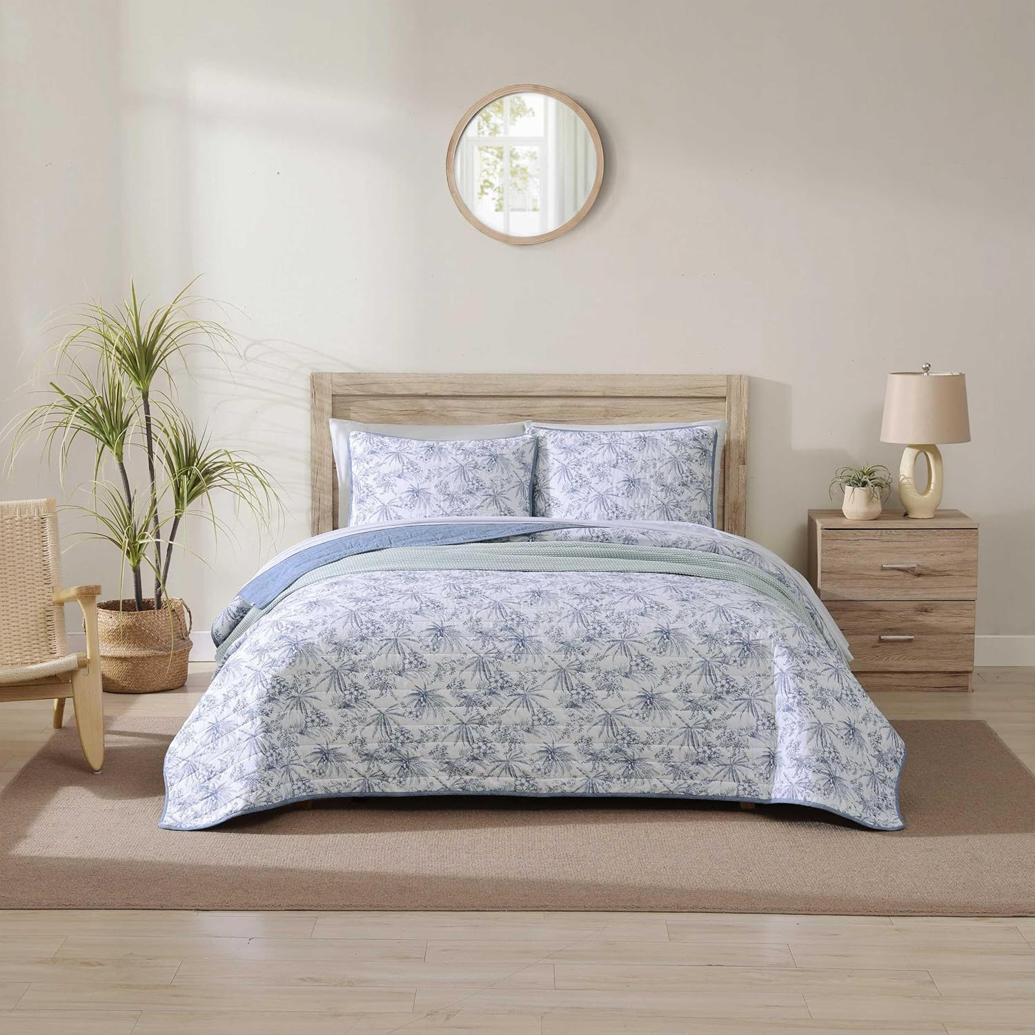 Tommy Bahama - Queen Quilt Set, Reversible Cotton Bedding with Matching Shams, Coastal Inspired Home Decor (Pen and Ink Palm Navy Blue, Queen) image number 6