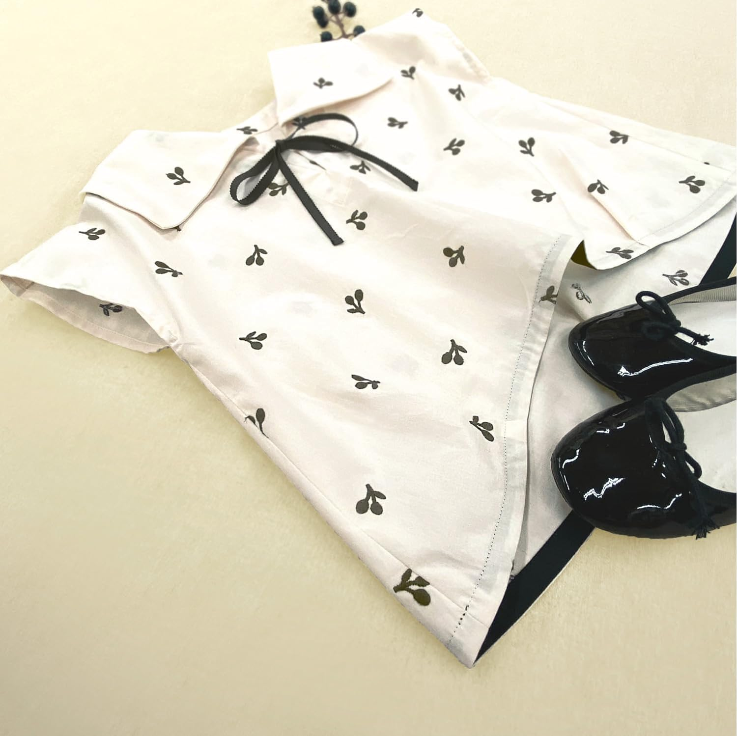 Kiyohara KOF34-1M Cocochi Fabric Fabric, Soft, Broad, Embroidery, Cherry, Approx. 43.3 Inches (110 Cm) Width X 3.3 Ft (1 M) Cut Col.Rbl Royal Blue image number 2