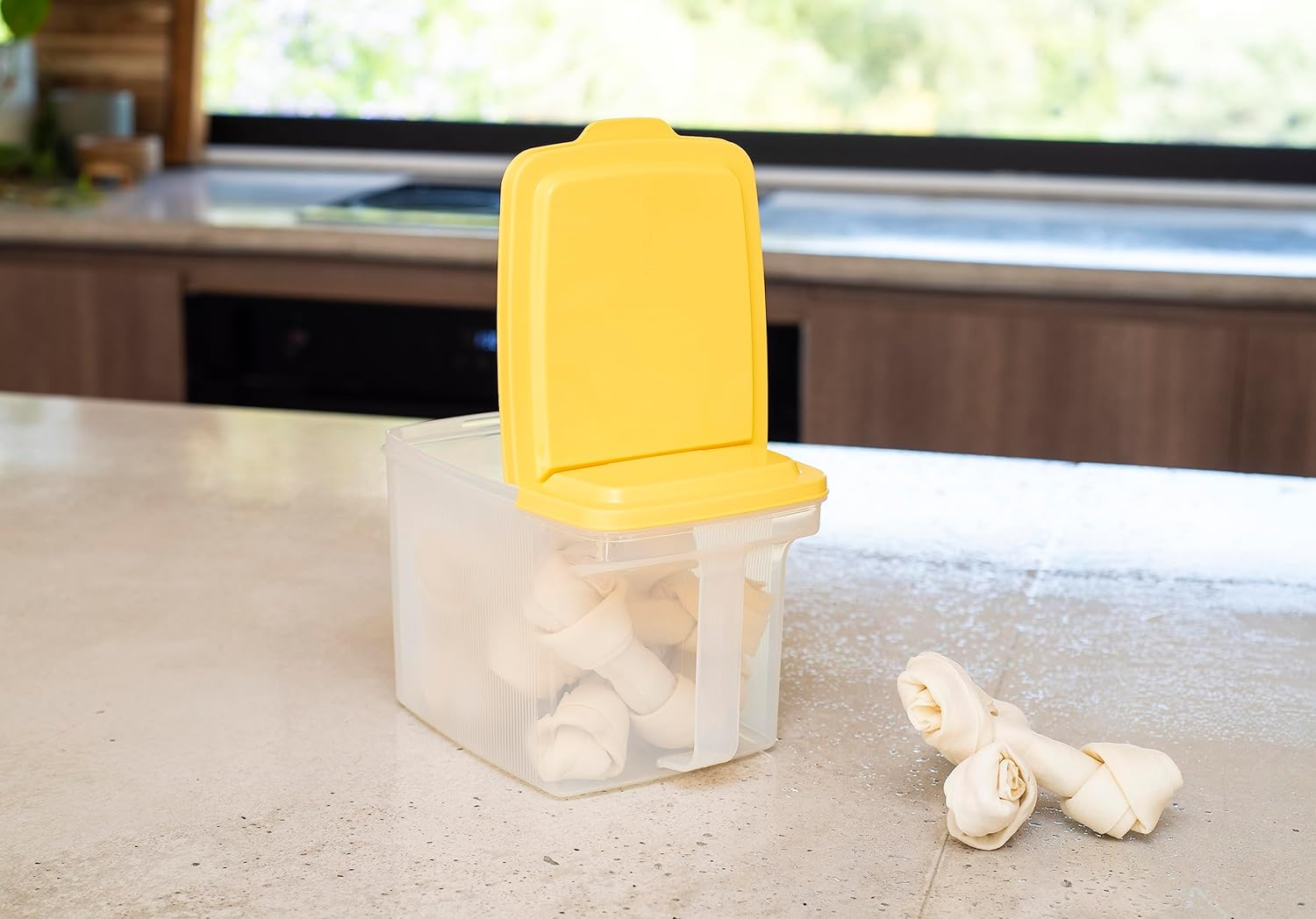 Locknlock Flip Top Pet Food Storage Container, 3.2 Litre Capacity image number 6