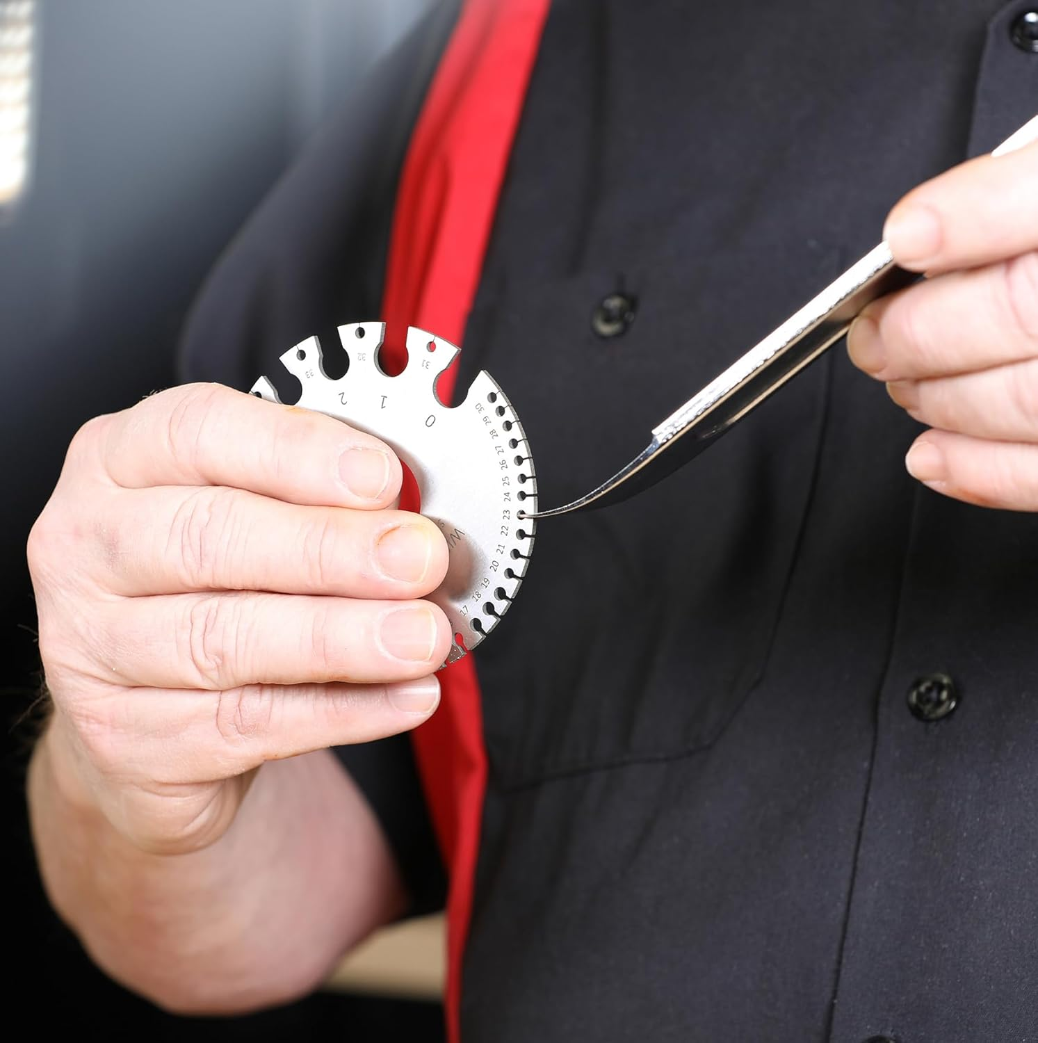 ARES 10091 &ndash; Compact Panel/Trim Wedge Metal Prybar Tool &ndash; Durable Prybar Easily Removes Trim, Paneling, Sheet Metal, Fasteners, and More &ndash; Compact Design for Use in Confined Spaces image number 6