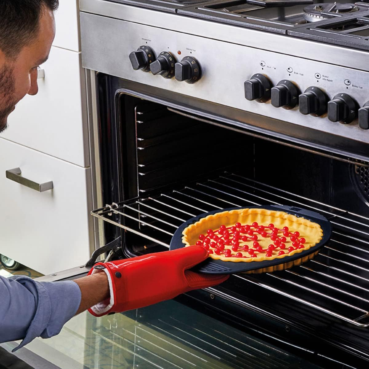 MASTRAD Gant Orka Tex - Oven Glove Made of Silicone and Cotton - Non-Slip Grooves - Very Durable and High Safety - Easy to Use; Washable, Comfortable, Ambidextrous, 140 X 40 X 292 Cm image number 2