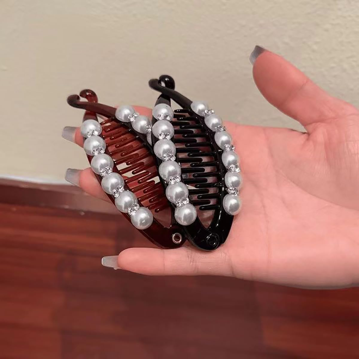 Faux Pearl Banana Clips Hair Clincher Combs Fishtail Hair Claw Clips Grips Clamp Fish Shape Barrette Ponytail Holder Clip Hair Accessories for Women 4 Pcs image number 1