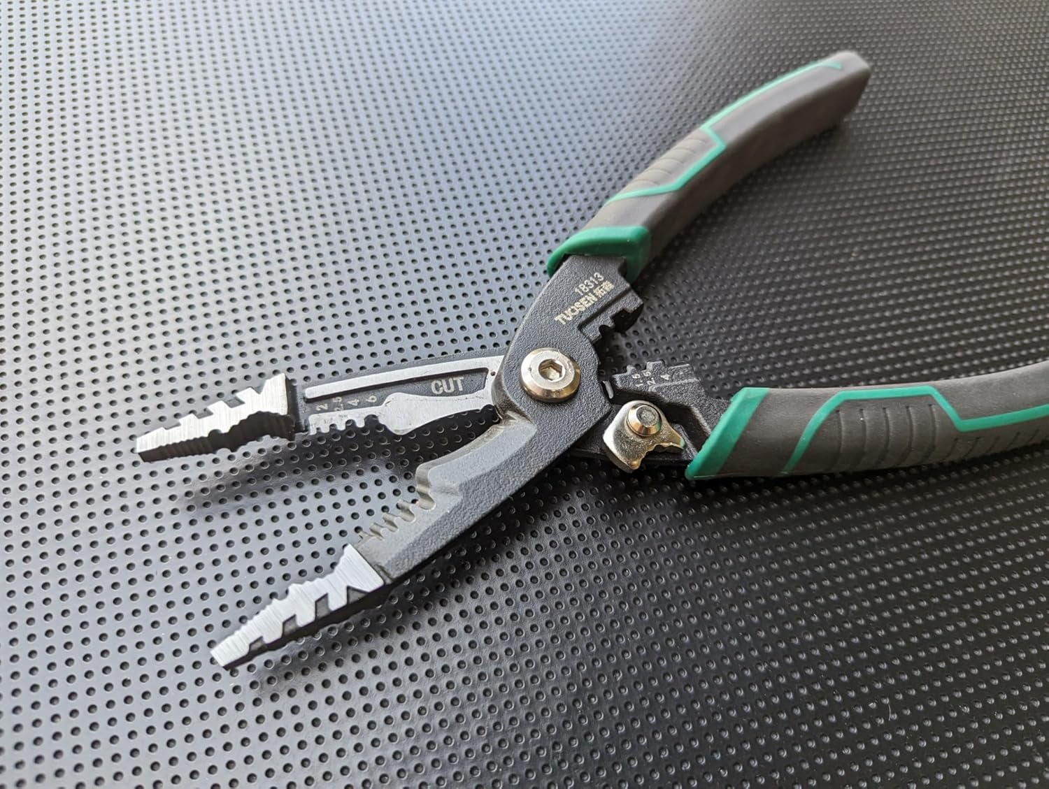 7-In-1 Wire Stripper Tool, Wire Breaking Pliers, Cable Cutters, Needle Nose Plier, Multifunctional Electrician Pliers for Crimping, Cutting, Stripping, Shearing, Clamping image number 2