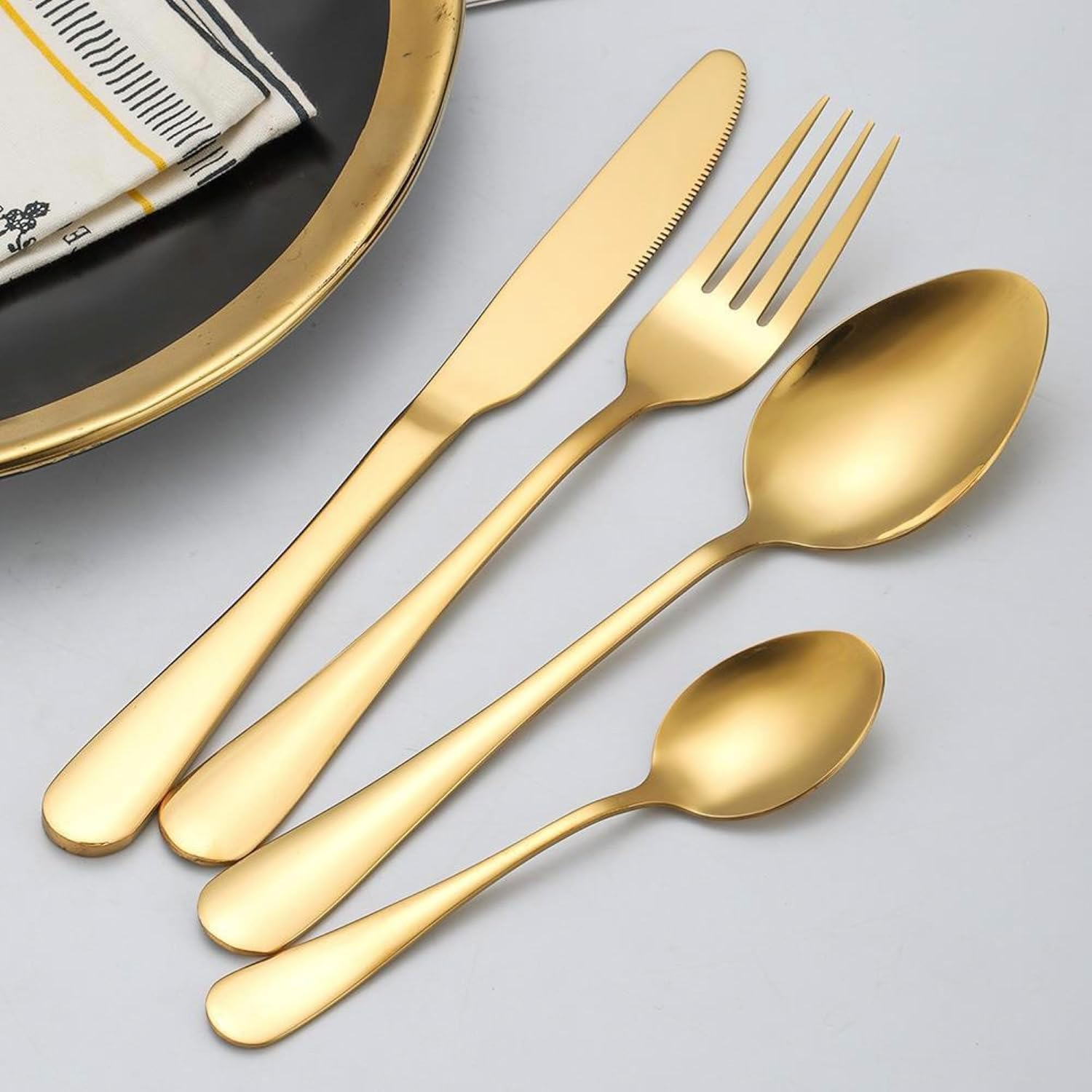 Flexiecom Elitegold 24-Piece Cutlery Set &ndash; Premium Stainless Steel Golden Silverware for 6, Luxurious Flatware Set with Knife, Fork, Spoon, Dessert Spoon &ndash; Modern Dining Essentials for Elegant Homes image number 6