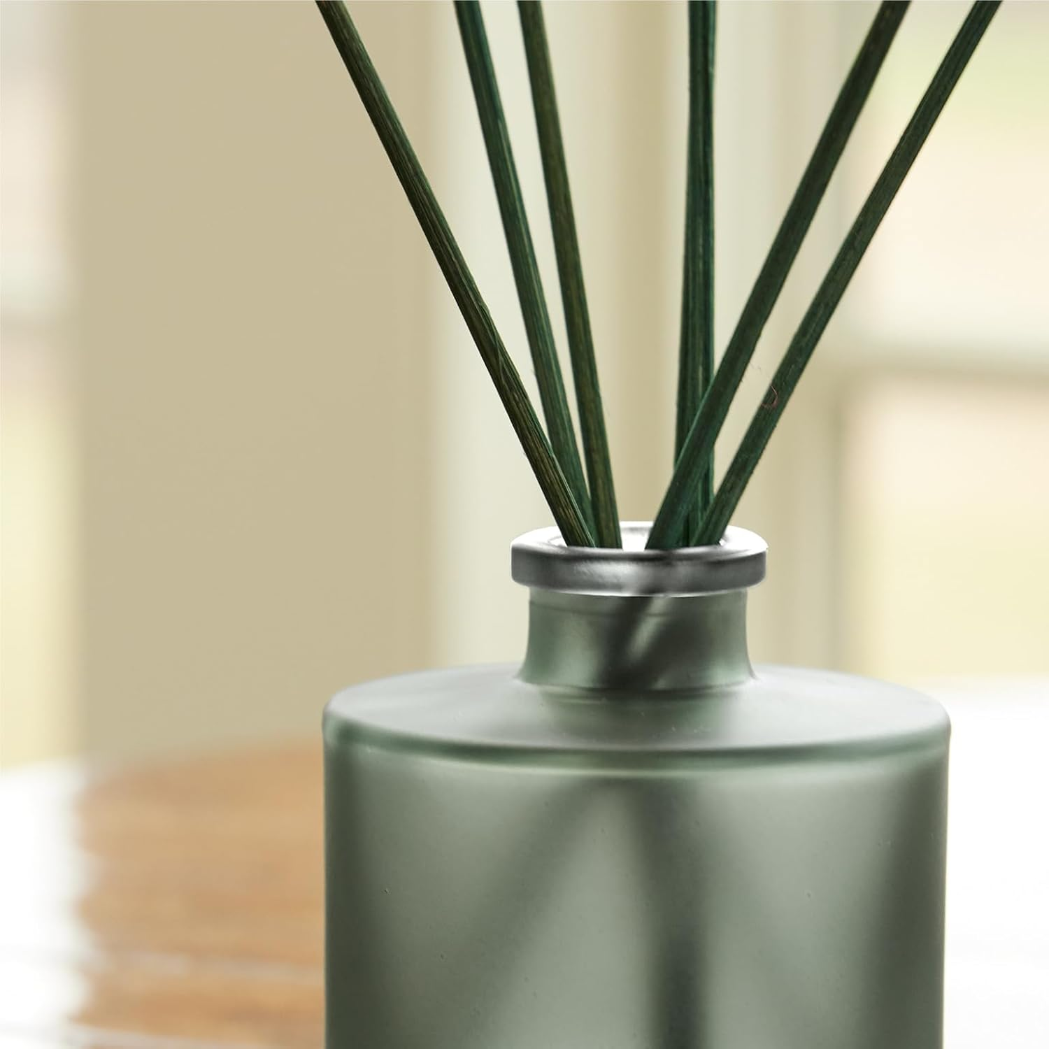 Thymes Petite Highland Frost Diffuser - Home Fragrance Diffuser Set Includes Reed Diffuser Sticks, Fragrance Oil, and Glass Bottle Oil Diffuser (4 Fl Oz) image number 4