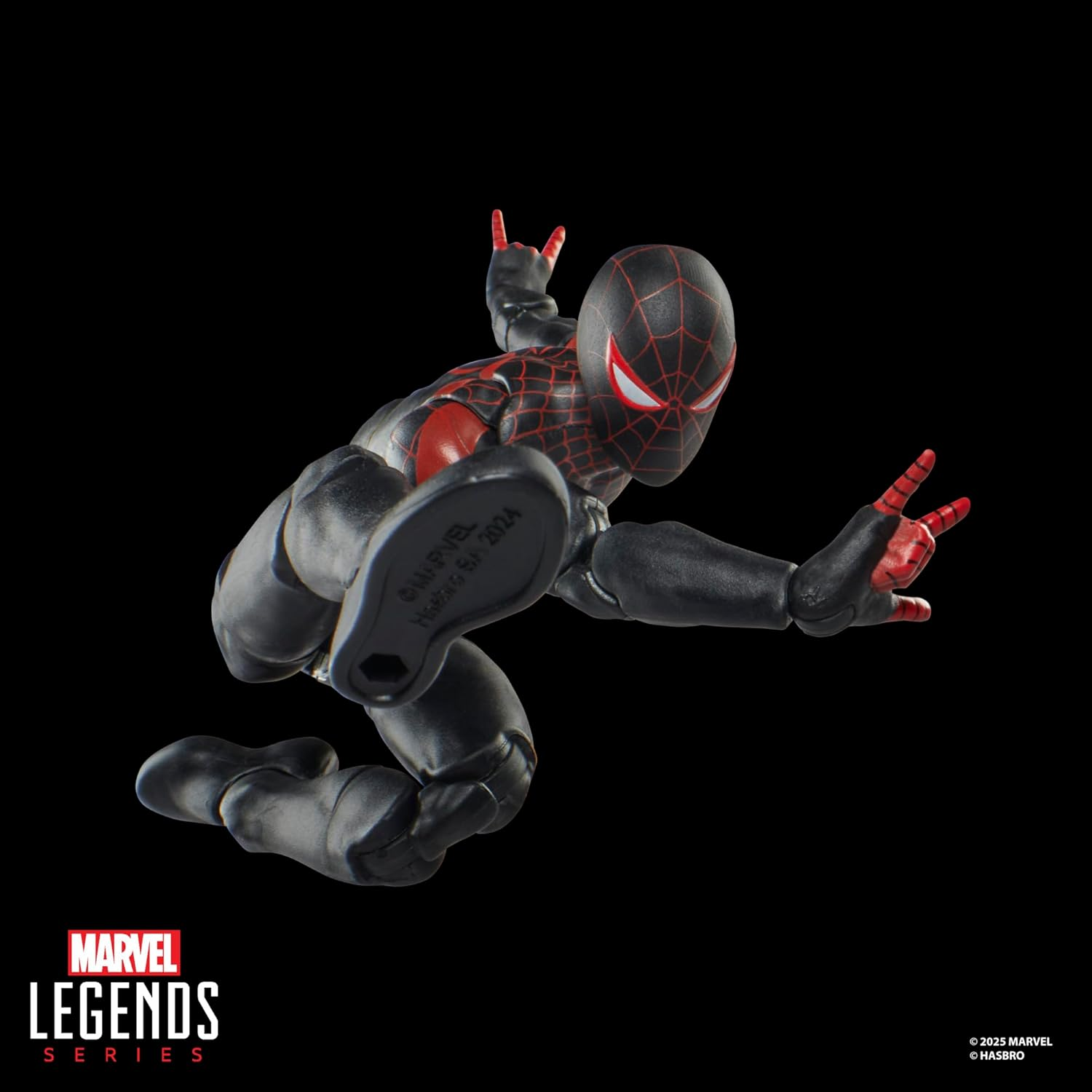 Marvel Legends Series Ultimate Miles Morales, Spider-Man Comics-Inspired Collectible 6-Inch Scale Action Figure with Character-Sized Comic Accessory image number 1