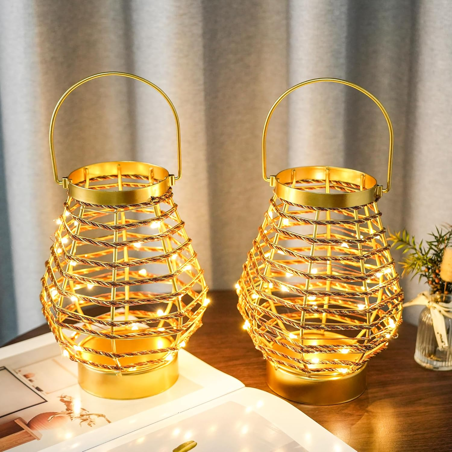 TRIROCKS Metal Table Lamp, Wireless Table Lamp, 19.5Cm High, Set of 2 Cage LED Lanterns with Battery Operated and 6 Hour Timer, Vintage Decoration Lights for Indoor Outdoor Bedroom Wedding