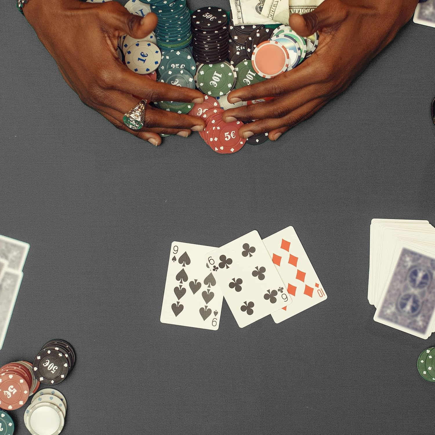 Trademark Poker Texas Traveller Table Top and 300 Chip Travel Set image number 6