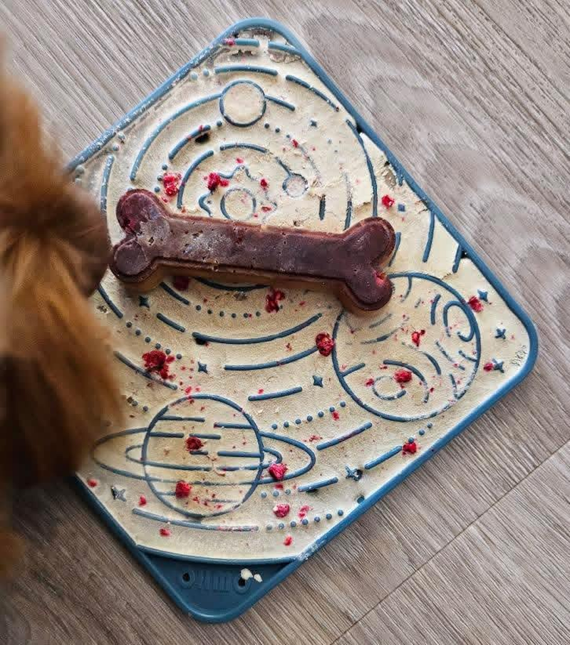 OHMO Lick Mat for Dogs and Cats(Small, Camo&Light Green, 2Pcs) Enrichment Accessories Toy Space Star Easy Clean Pet Slow Feeder/Suction Cups, Licking Pad for Anxiety Relief and Boredom Reduction image number 2