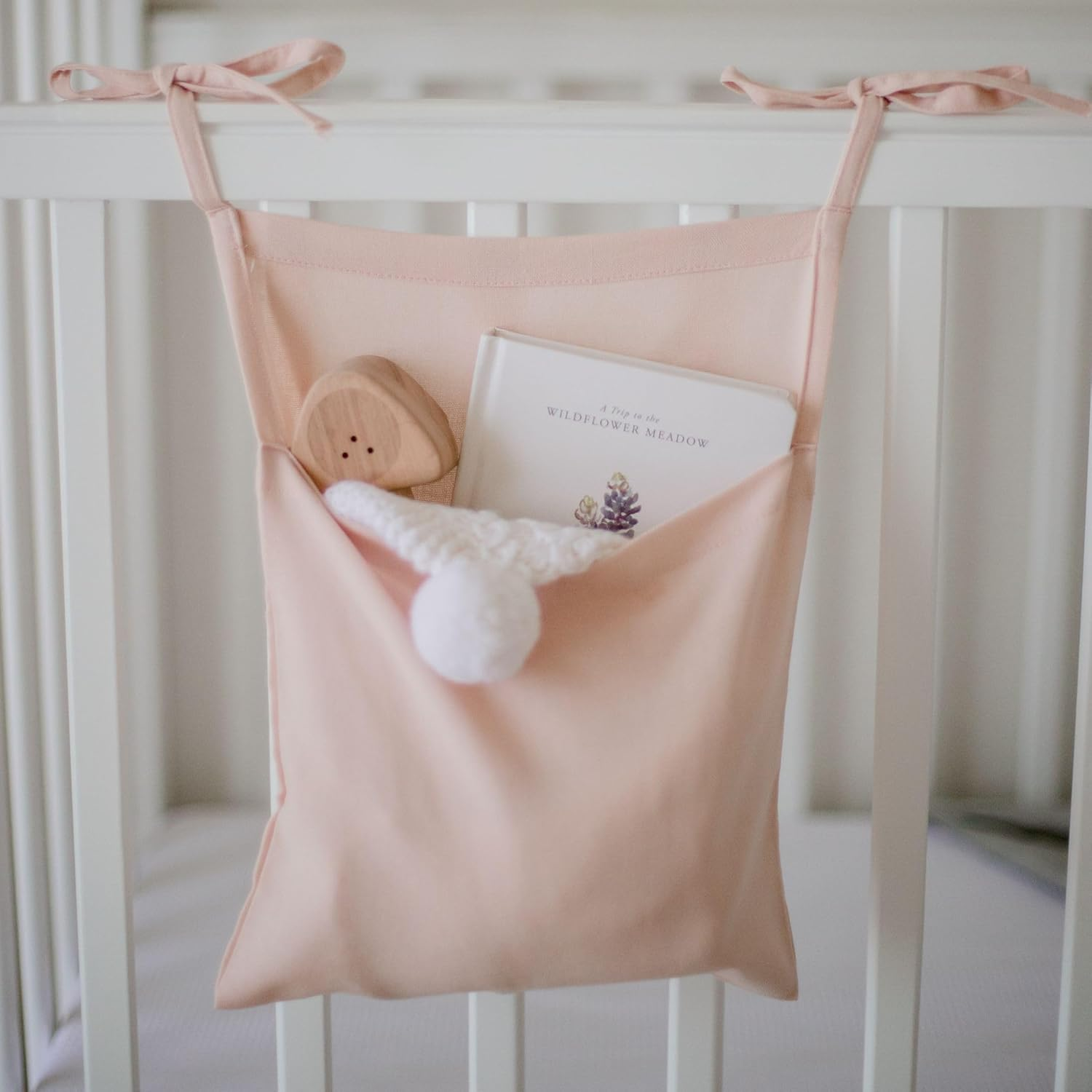 Nappy Caddy Hanging Organiser Bag for Baby Cribs or Cot - 26 X 35Cm - Single Pocket Linen Storage for Small Toys, Books, Drool Bibs, Molar Toys, Plushies, Diapers, Teether, and Pacifiers - Light Pink